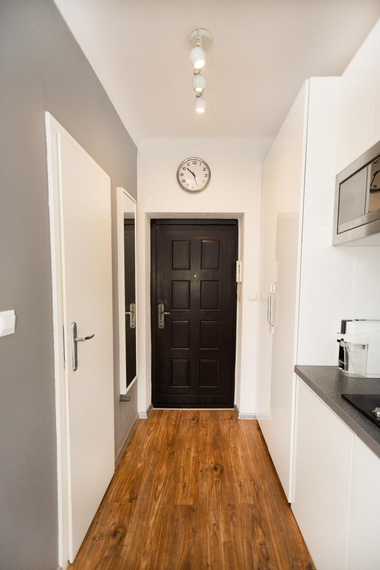 Cozy Studio Next To The Metro And City Center Warsawa Bagian luar foto